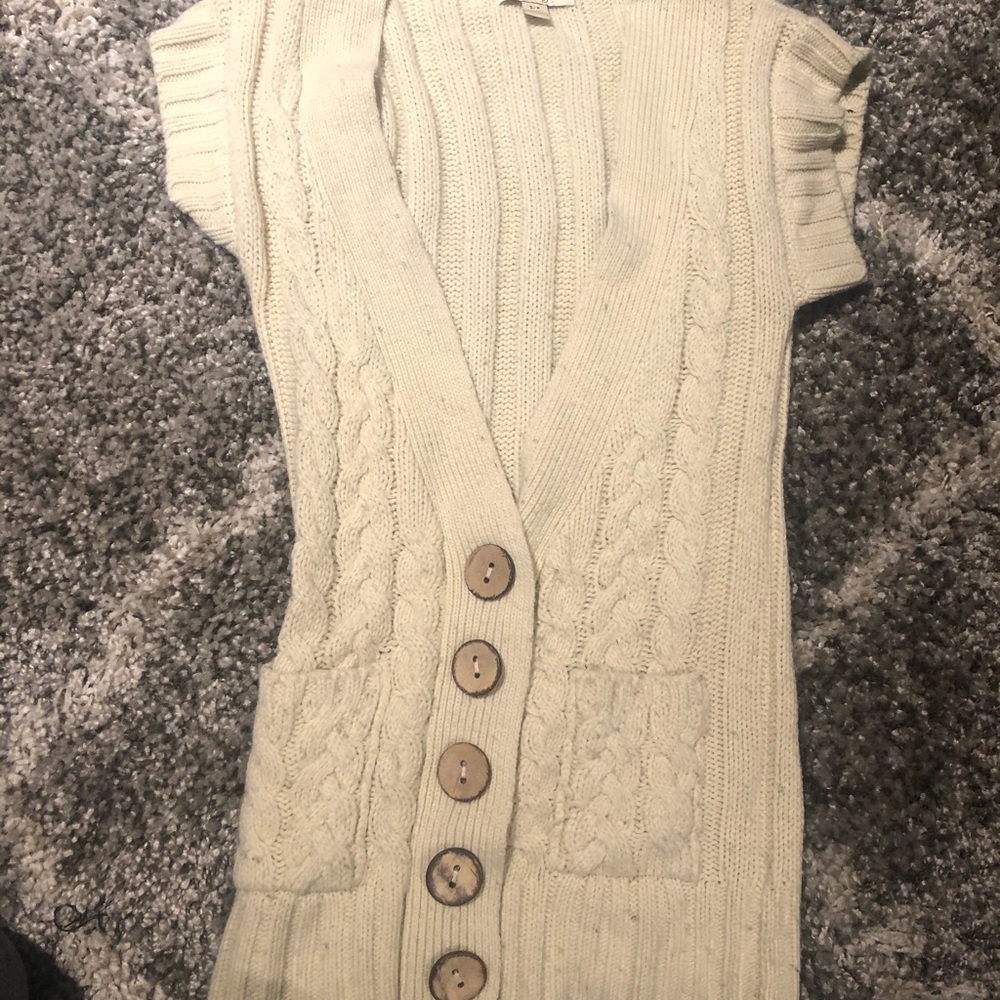Cute sweater vest!